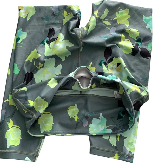 Athleta elation 7/8 tight green army olive floral Hawaiian print leggings - Picture 8 of 8